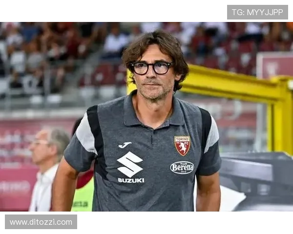 都灵主帅战术风格解析:注重防守组织与中场控制