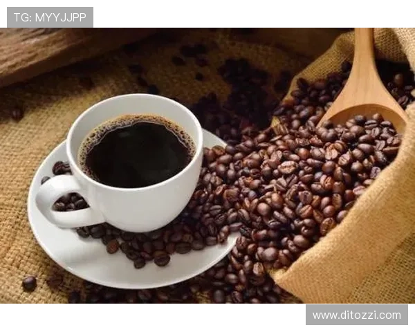 李小鹏喝咖啡都得用限量款杯子，这生活细节让人忍不住笑场